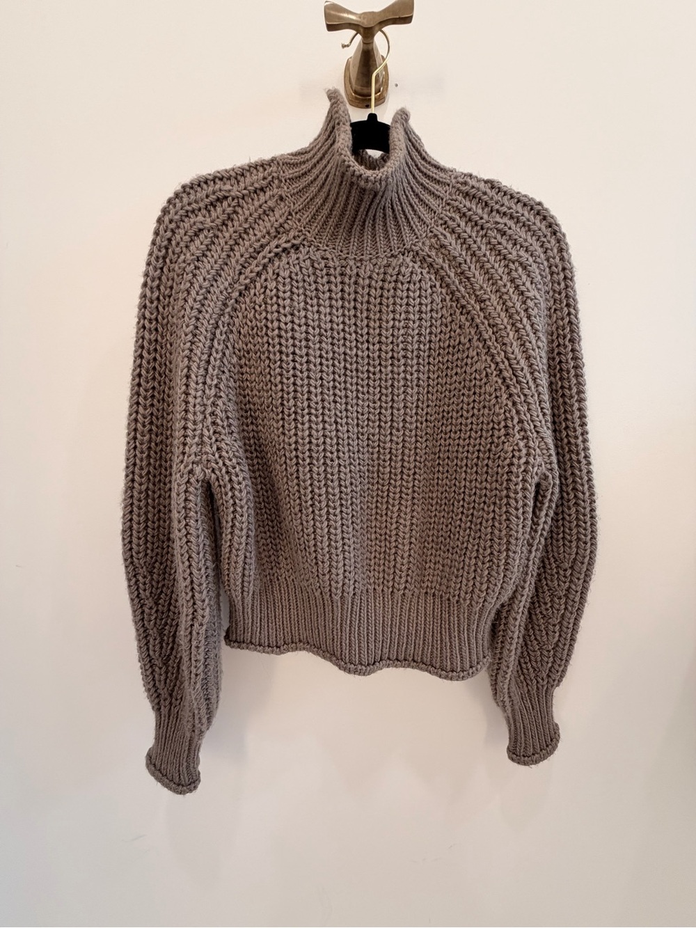 H&M Chunky Ribbed Turtleneck Sweater in Taupe